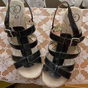 Black Born Sandals. Size 9. Leather. Beautiful.